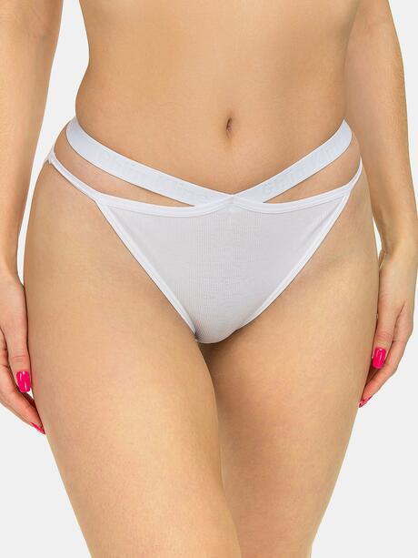 Majtki z ozdobnym paskiem