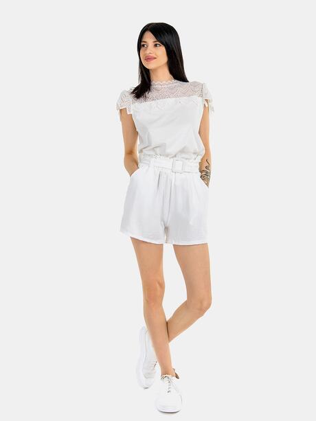 Szorty materiałowe z paskiem