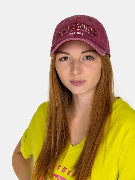 Bawełniana czapka z daszkiem i haftem