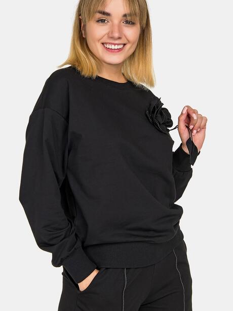 Bluza z ozdobnym kwiatem
