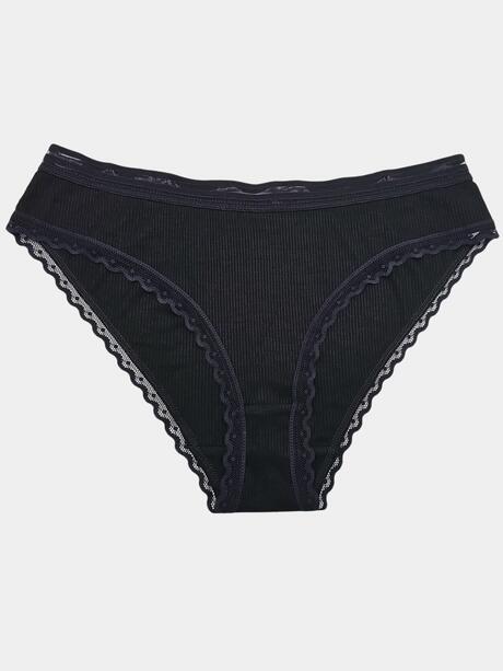 Majtki bawełniane wykończone koronką