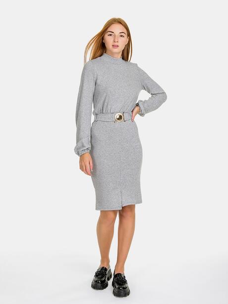 Dzianinowa sukienka z paskiem