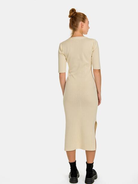 Dzianinowa sukienka midi