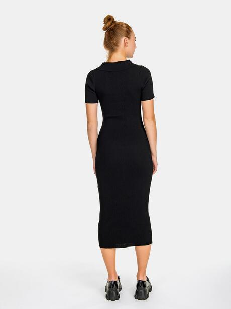 Dzianinowa sukienka midi