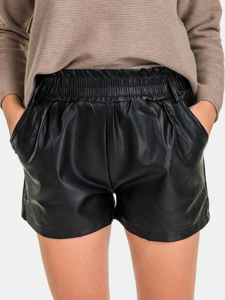 Szorty z imitacji skóry