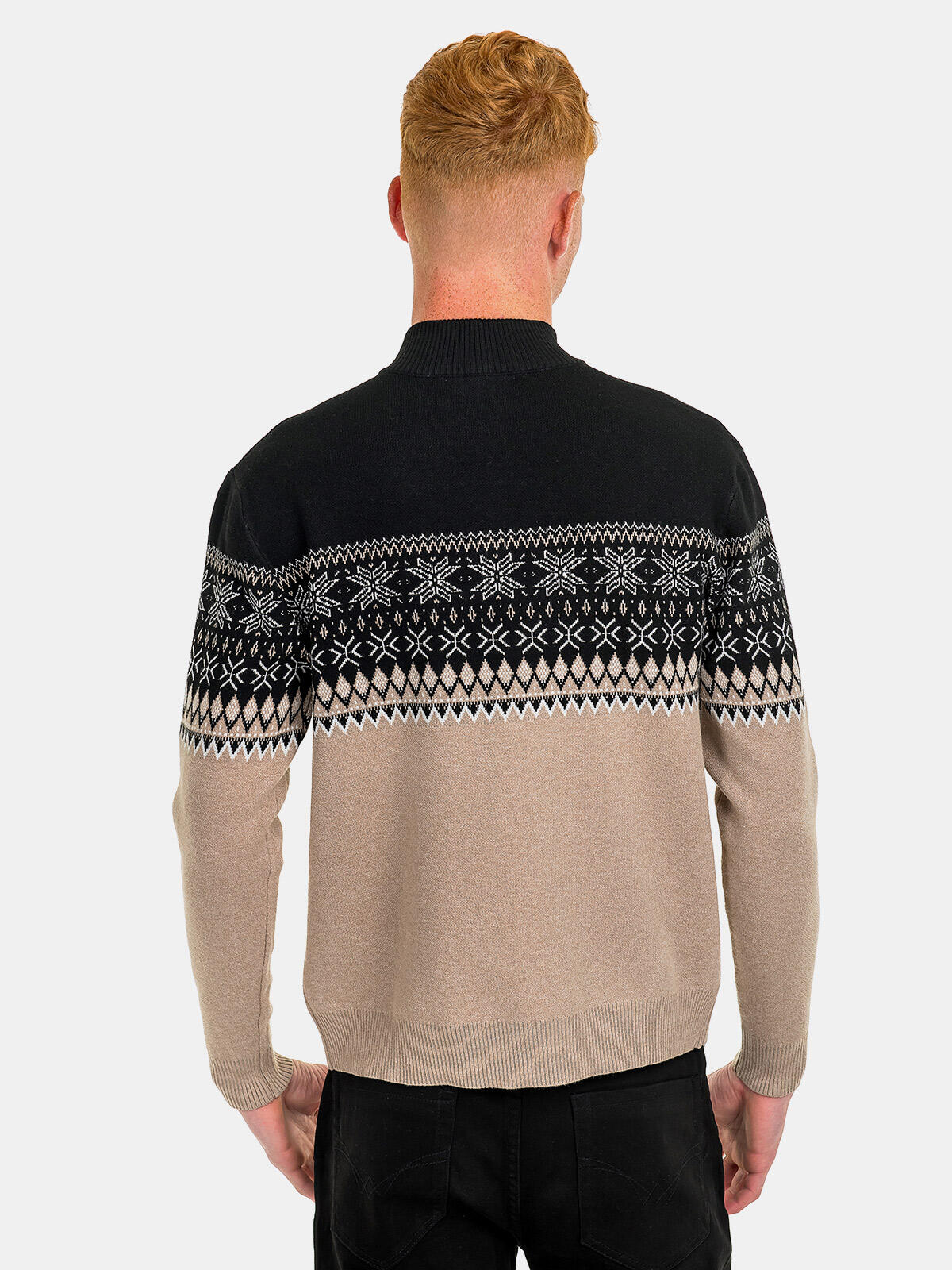 Sweter z motywem norweskim