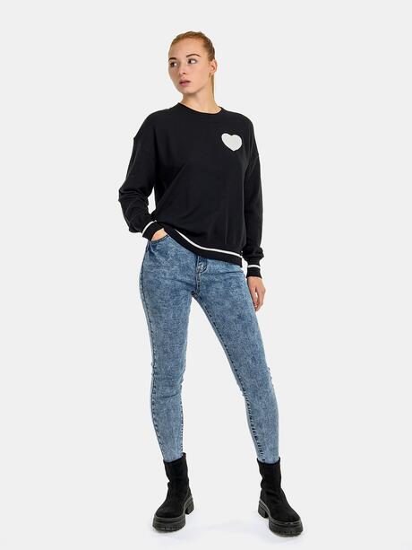 Sweter z sercem