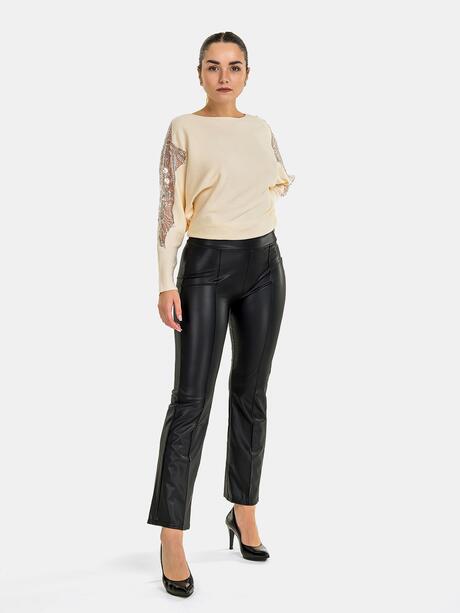 Spodnie z rozszerzonymi nogawkami