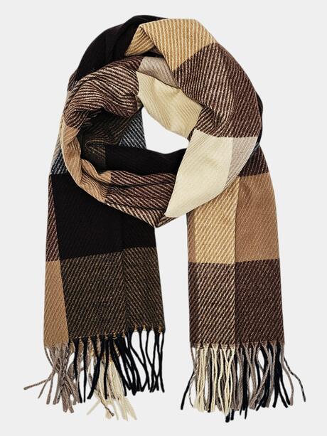 Szalik w wielokolorową kratę