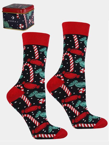 Świąteczne skarpetki w ozdobnej puszce