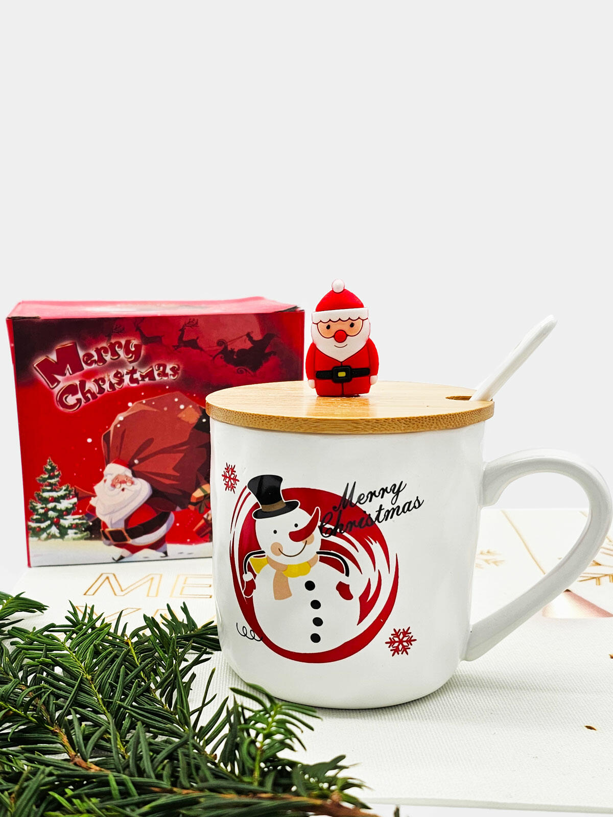 Świąteczny kubek z pokrywką i łyżeczką