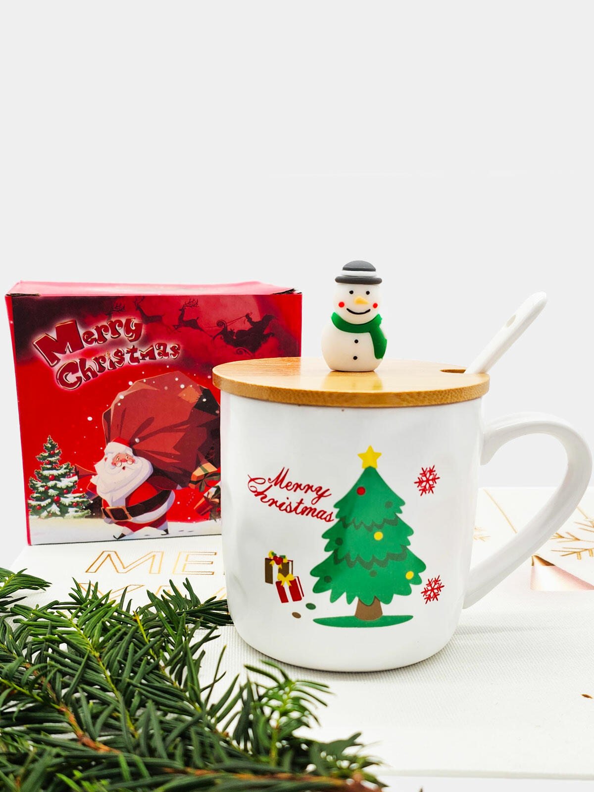 Świąteczny kubek z pokrywką i łyżeczką
