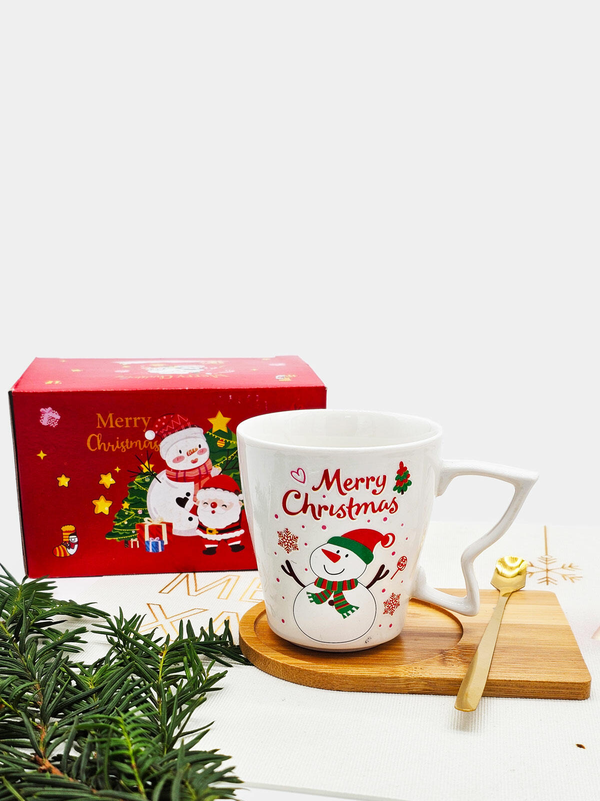 Świąteczna filiżanka z łyżeczką