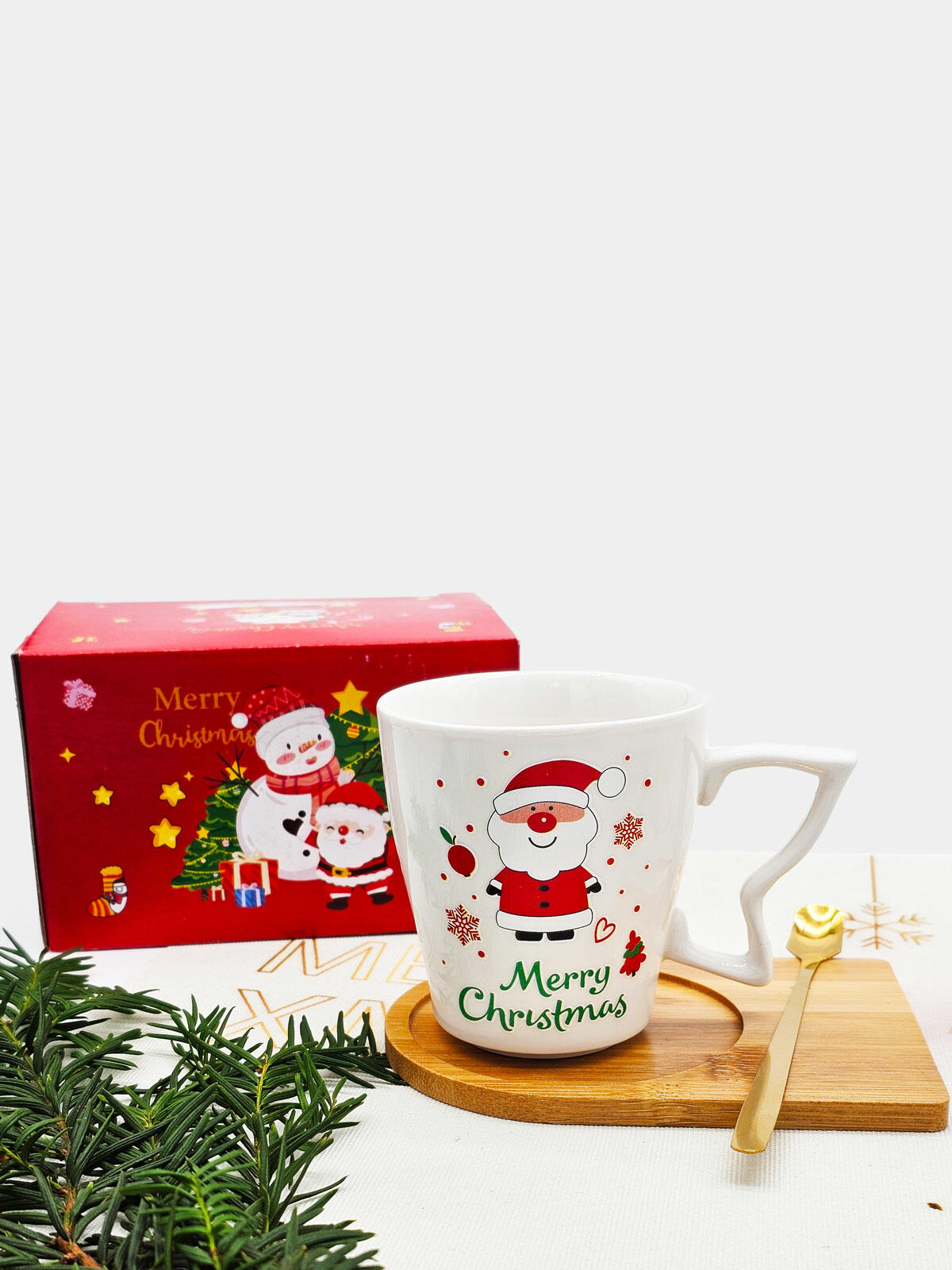 Świąteczna filiżanka z łyżeczką