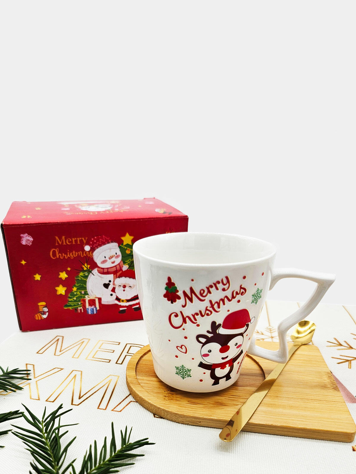 Świąteczna filiżanka z łyżeczką