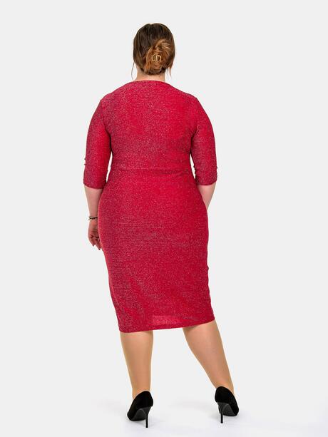 Brokatowa sukienka plus size