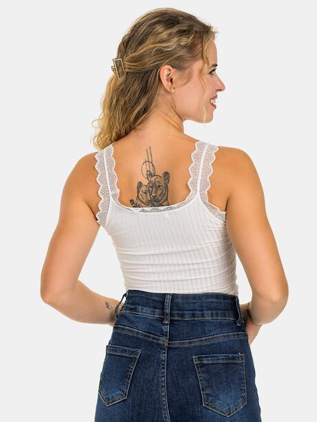 Top z koronkowym wykończeniem