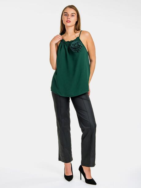 Bluzka z eleganckim kwiatem