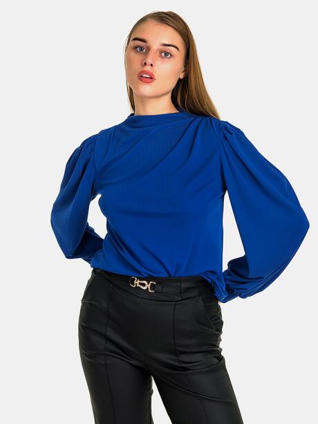 Niebieska bluzka z bufiastymi rękawami