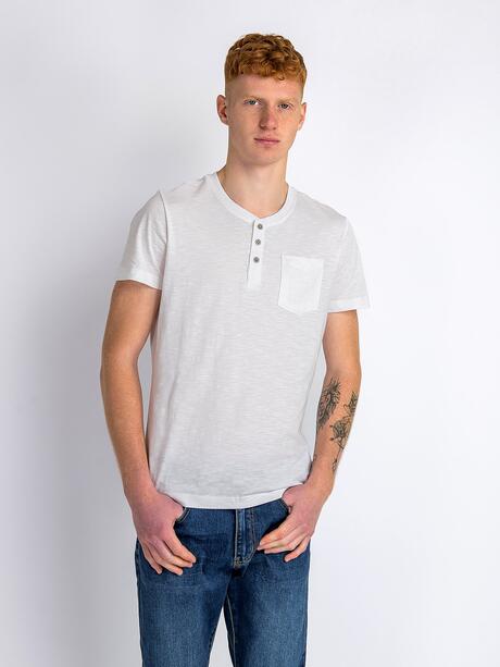 T-shirt z guziczkami