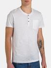 T-shirt z guziczkami