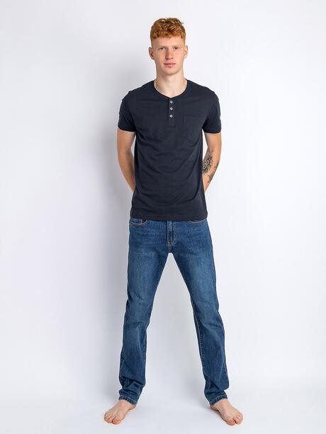 T-shirt z guziczkami