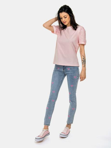 Spodnie jeansowe z serduszkami