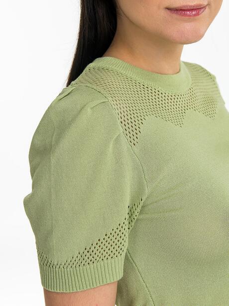 Bluzka z ażurowymi detalami
