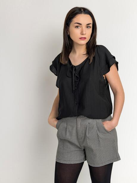 Elegancka bluzka z wiązaniem