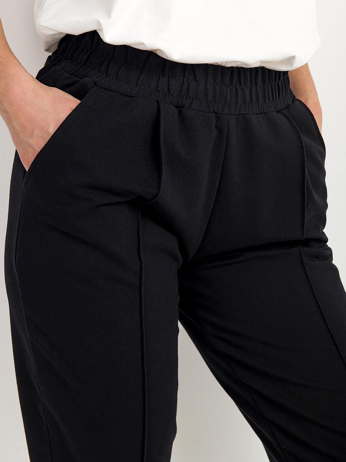 Spodnie z kieszeniami