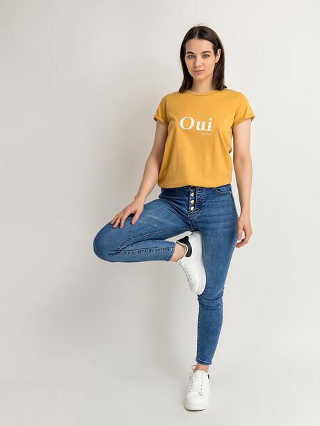 Wygodny t-shirt z nadrukiem