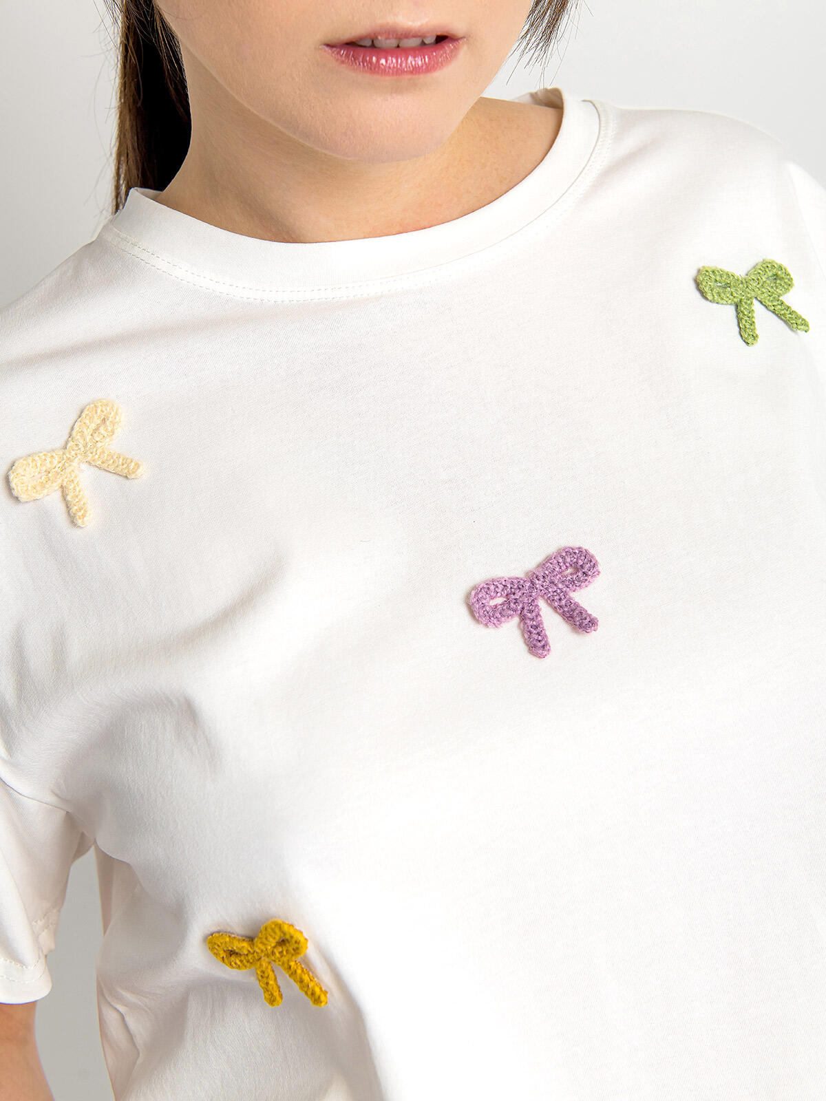 T-shirt z aplikacjami