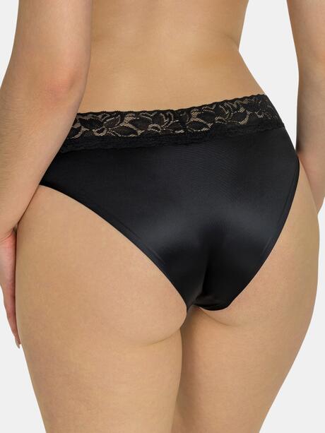 Majtki z koronką