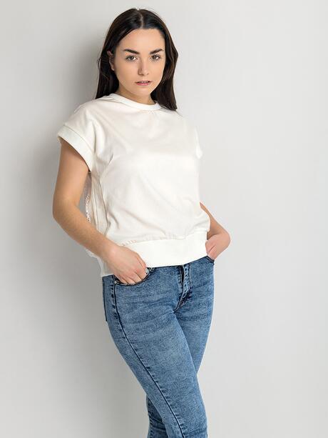 Bluzka z koronkowymi plecami