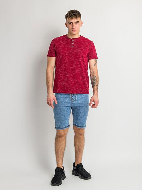 T-shirt z guziczkami