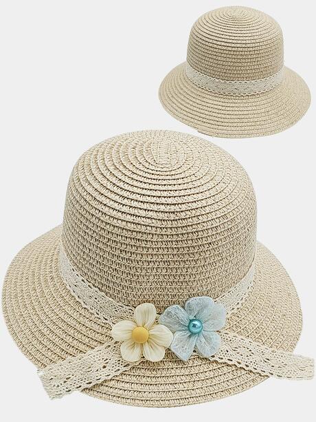 Uroczy kapelusz ze zdobieniem