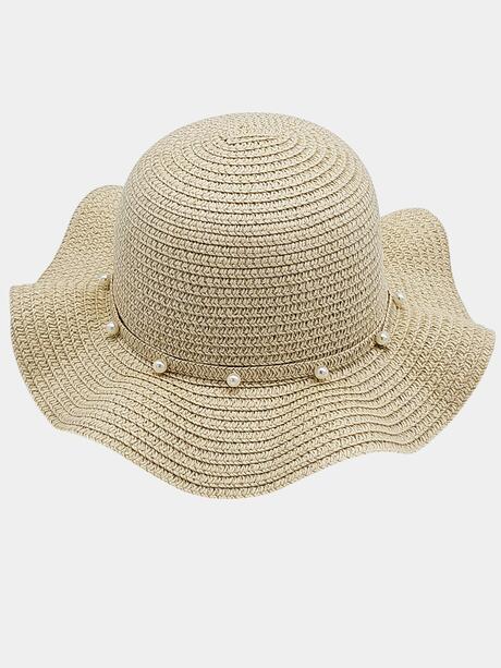 Słomkowy kapelusz z aplikacją