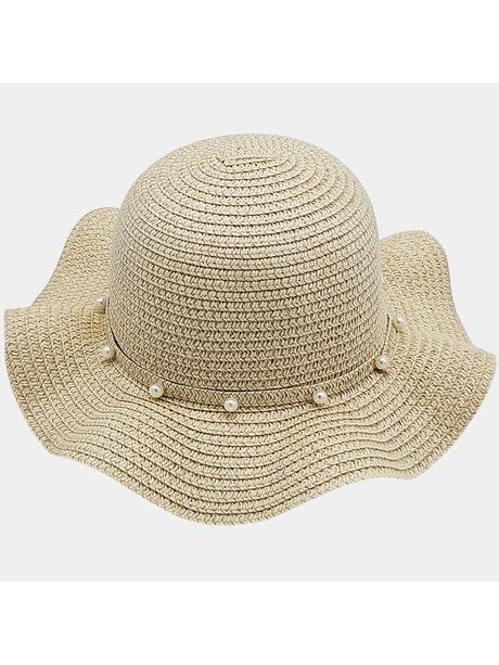 Słomkowy kapelusz z aplikacją