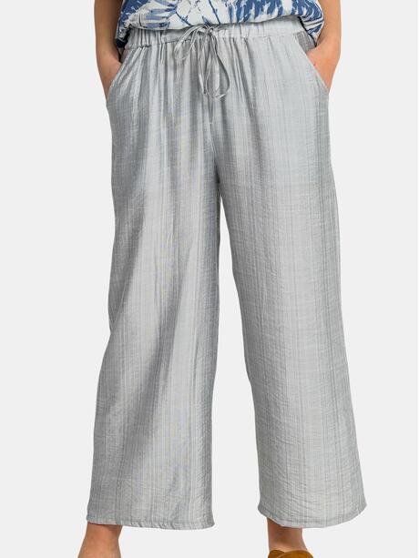 Spodnie z kieszeniami