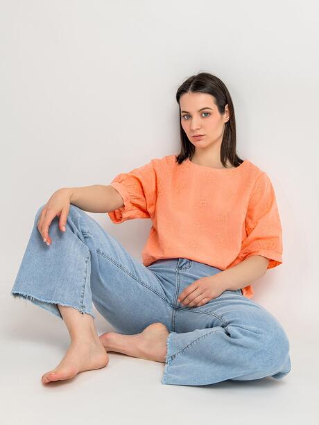 Bluzka z haftowanym wzorem