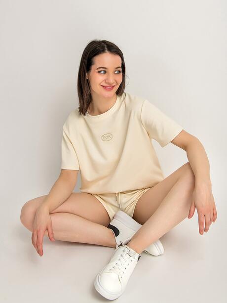 T-shirt połyskujący