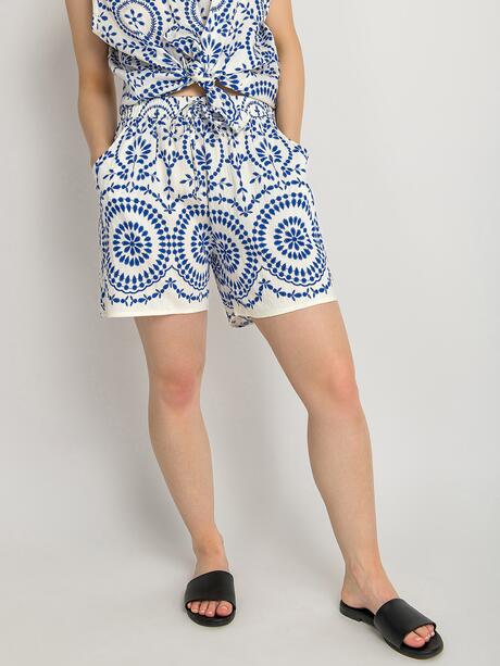 Szorty ze wzorem
