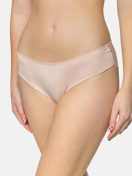 Majtki z koronkowym tyłem