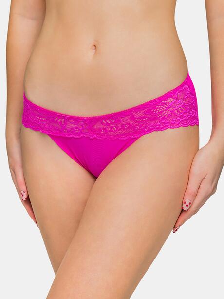 Majtki z koronkowym pasem