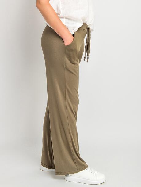 Spodnie z kieszeniami