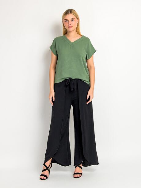 Stylowa bluzka z dekoltem w serek