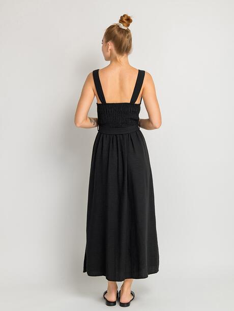 Sukienka maxi z ozdobnymi guzikami