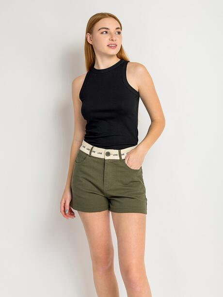 Szorty z ozdobnym pasem