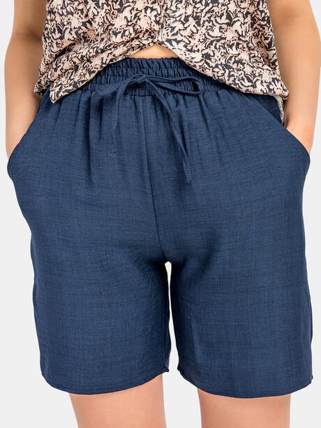 Gładkie szorty z wiązaniem