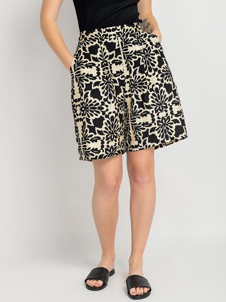 Wzorzyste spodenki z kieszeniami